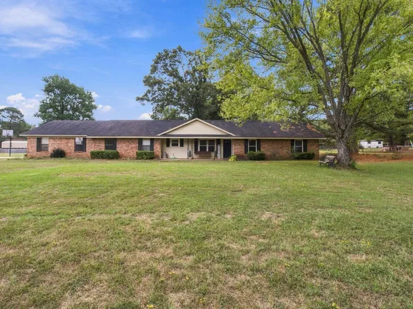 245 Bechtold Dr, Hallsville, TX 75650