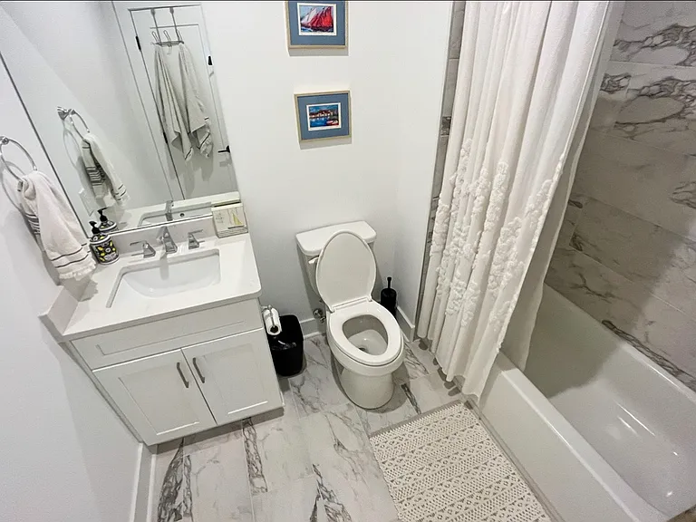 4647 Broadwick St — Photo 16