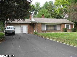 195 Barrington Rd, Bloomfield Hills, MI 48302