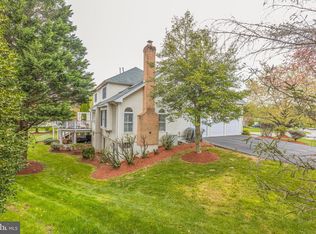 1334 Dasher Ln, Reston, VA 20190