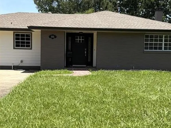 4920 Sue Ave, Groves, TX 77619