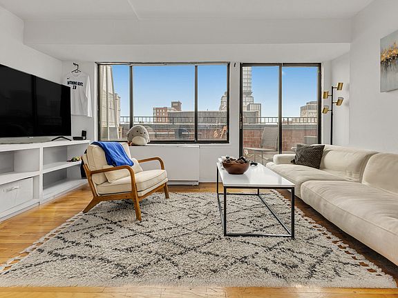 3rd image of 259 Elizabeth St #Pha