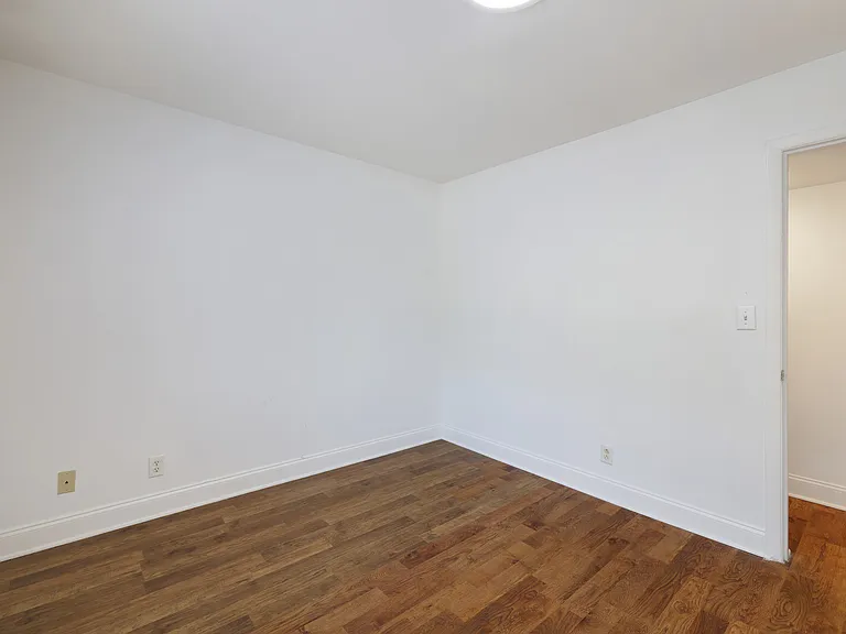 3210 Orleans Dr #8 — Photo 10