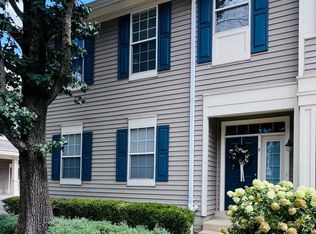 11405 Windleaf Ct #R-30, Reston, VA 20194