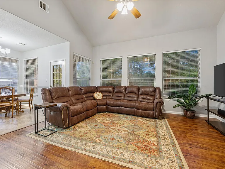 4435 Hunters Lodge Dr — Photo 11