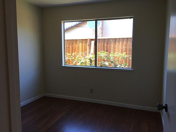 3rd image of 2838 Flint Ave