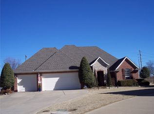 5509 S Braebourne Rd, Rogers, AR 72758