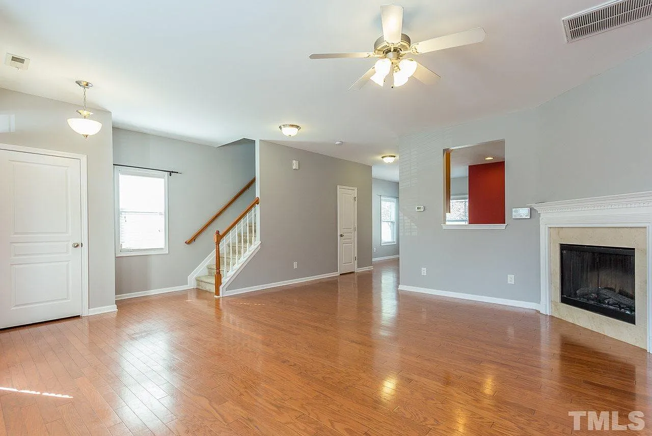 711 Keystone Park Dr — Photo 3
