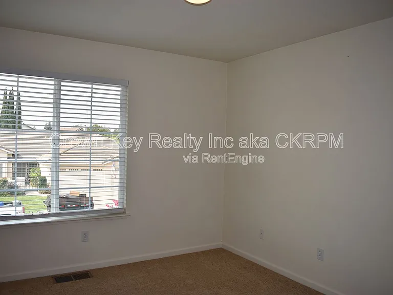 767 Bishop St — Photo 36