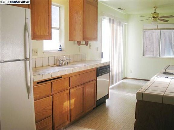 3rd image of 849 W Sunset Blvd
