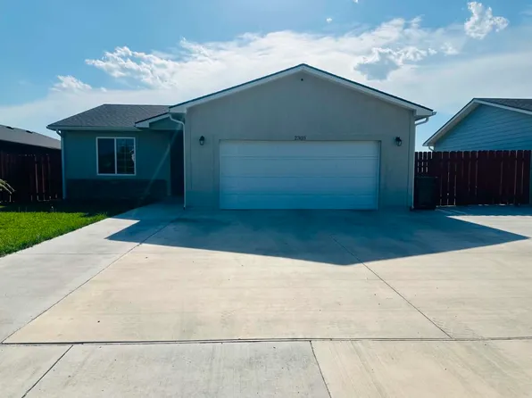 2305 N 9th St, Garden City, KS 67846