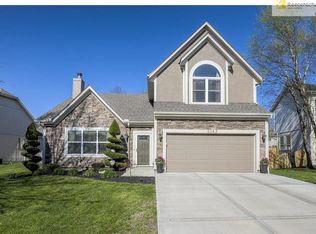 2143 S Stagecoach Dr, Olathe, KS 66062