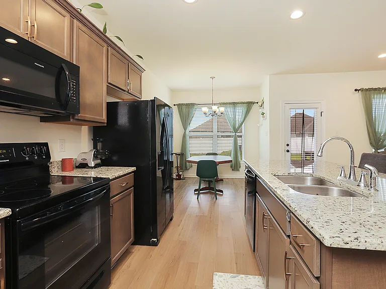 39511 Auster Ln — Photo 15