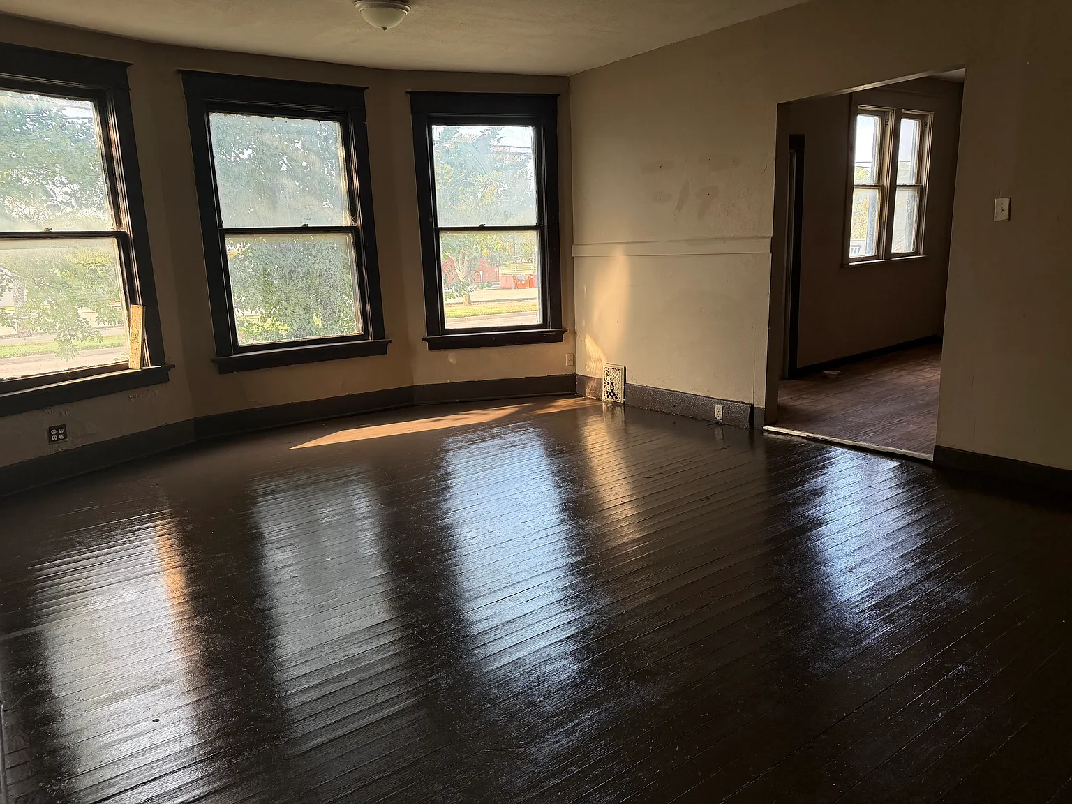 4 bed, 1846 sqft, $1,100 — Photo 3