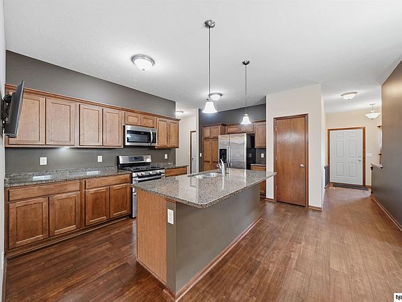 5th image of 5615 Barrington Cir
