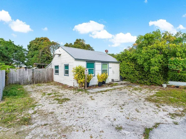 1047 Miner Road, Lake Worth, FL 33462