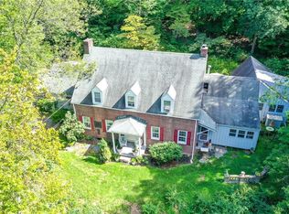 31 Mountain Ln, Beacon, NY 12508