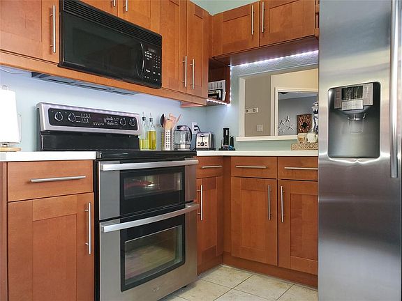 5th image of 14151 Montfort Dr APT 323