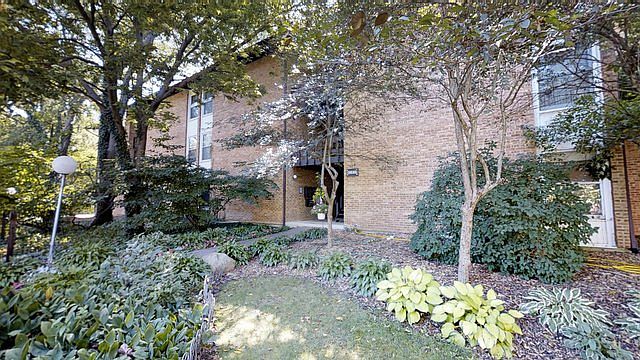 1st image of 5533 E Lake Dr APT B