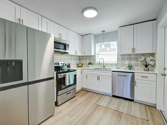 4th image of 305 N 13th Street