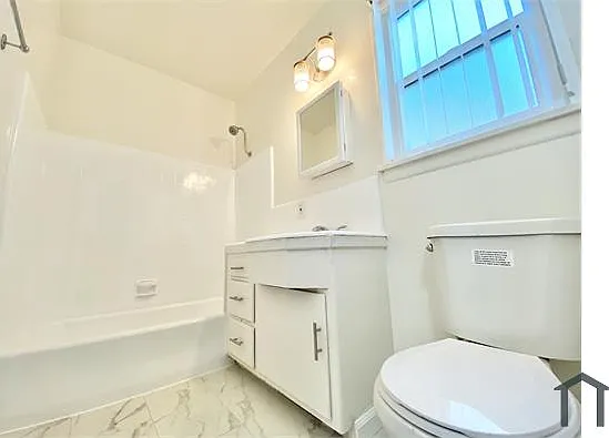 12347 Riverside Dr — Photo 6