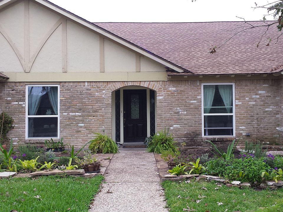 2nd image of 15727 Brook Forest Dr