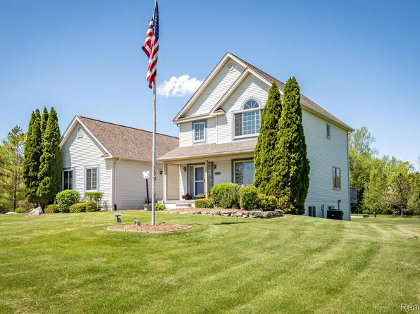 9455 Brookville Rd, Plymouth, MI 48170