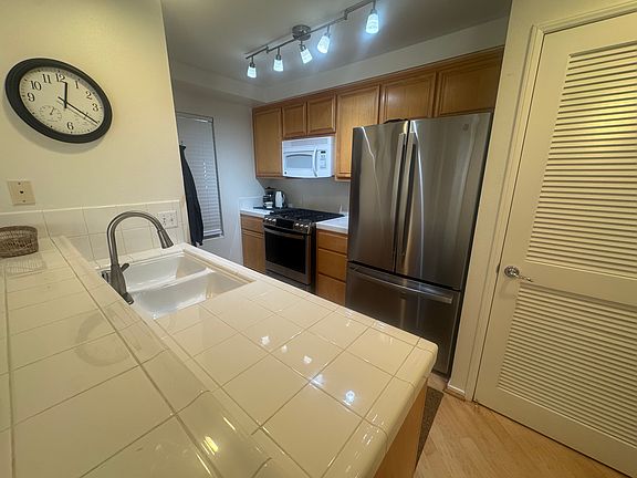 3rd image of 240 Caldecott Ln Unit 112