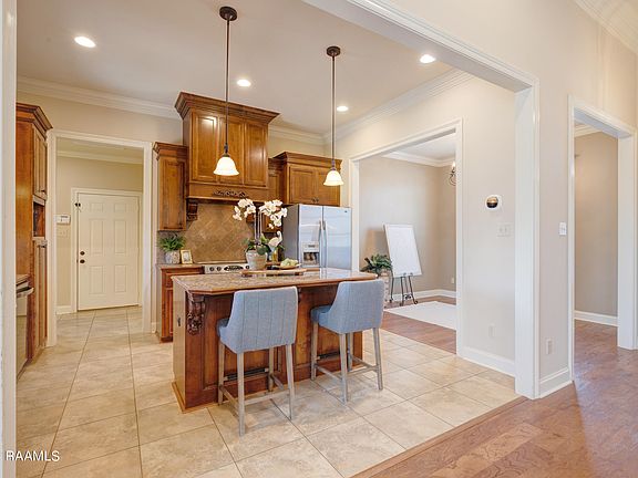 5th image of 129 Bentwater Dr