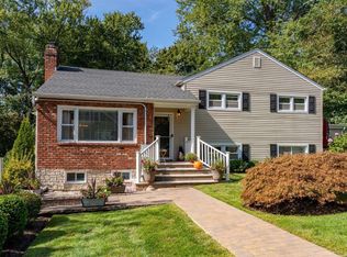 580 Park Ave, Huntington, NY 11743