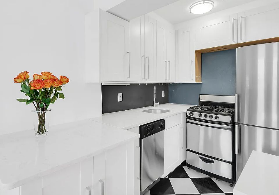 1st image of 116 W 76th St APT 5F