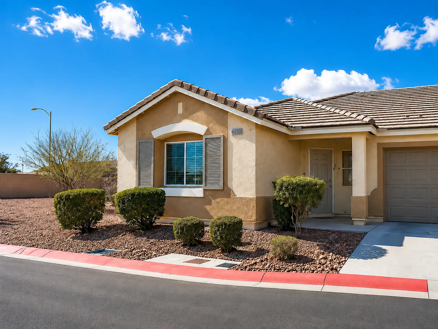 Large 3bd, 2 ba, 2 car 1235 sqft home — Photo 1