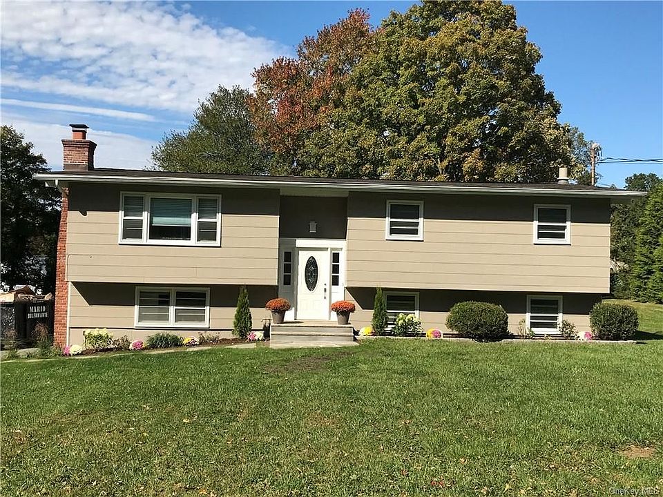 1st image of 10 Locust Dr