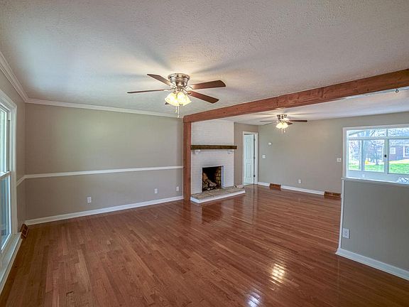 4th image of 221 Nelson Ave