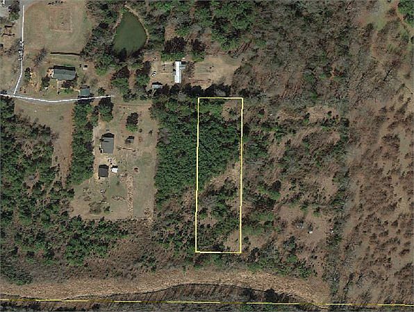 2nd image of 10 Evelyn Ln