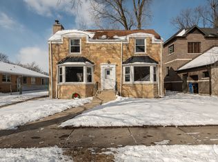 6908 N Mendota Ave, Chicago, IL 60646