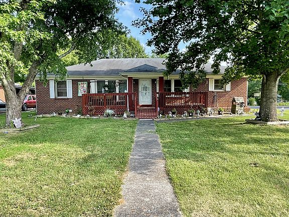2nd image of 131 Bonita Ave