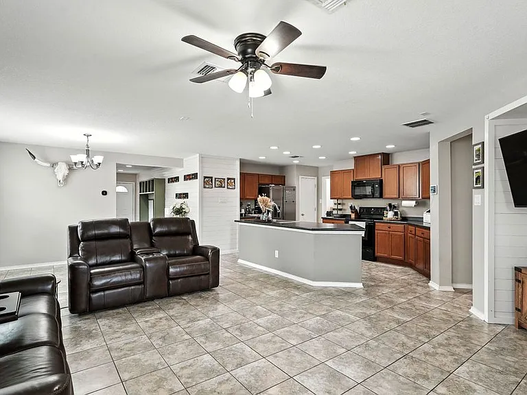 208 Gatewood Clf — Photo 7