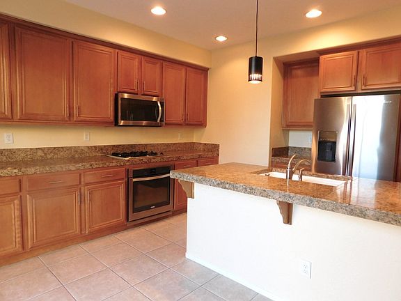 4th image of 28480 Ware St