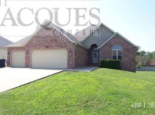 5561 S Pinehurst Ave, Springfield, MO 65810