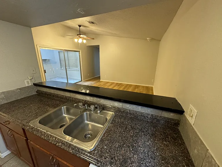 1037 SW 81st St — Photo 5