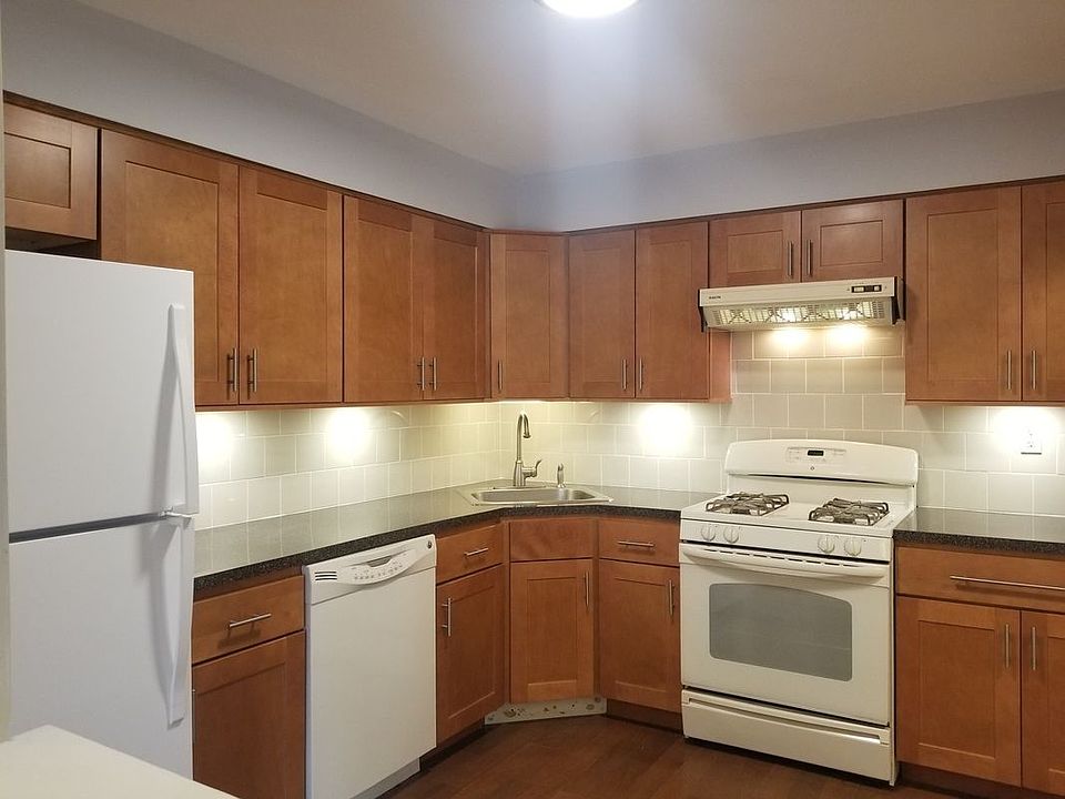 1st image of 2155 75th St #3