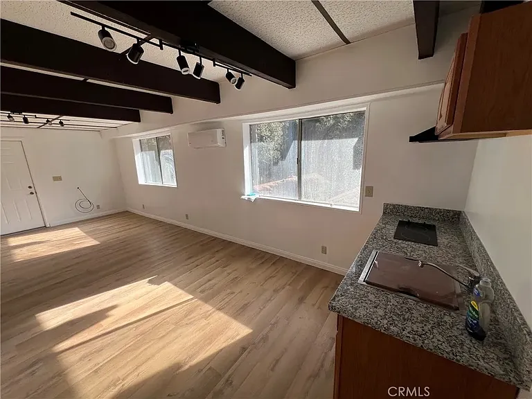 809 Virginia Ct — Photo 8