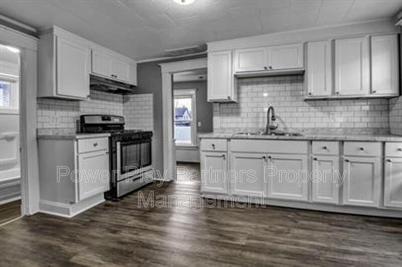 1st image of 26 Johnson St #2