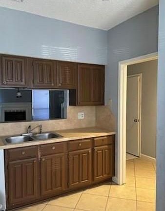 4th image of 12400 Brookglade Cir Unit 19