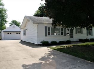 1606 Burry Circle Dr, Crest Hill, IL 60403