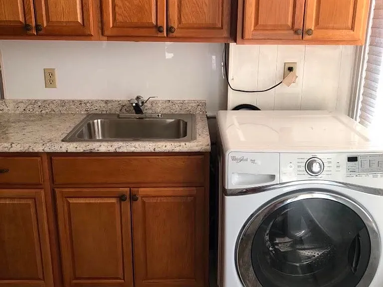 Kitchen and washer