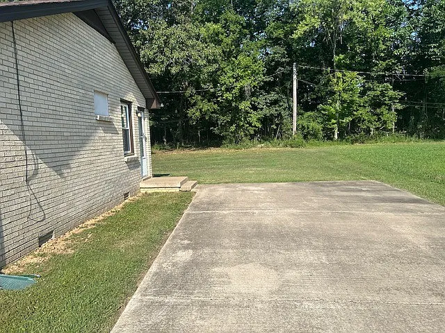 2730 Ann Dr — Photo 2