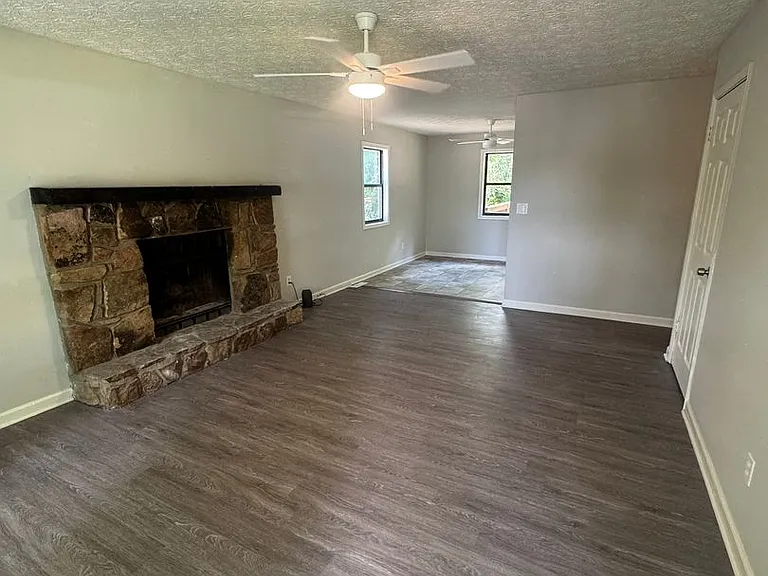 370-372 Booth Cir SW #370-372 — Photo 13