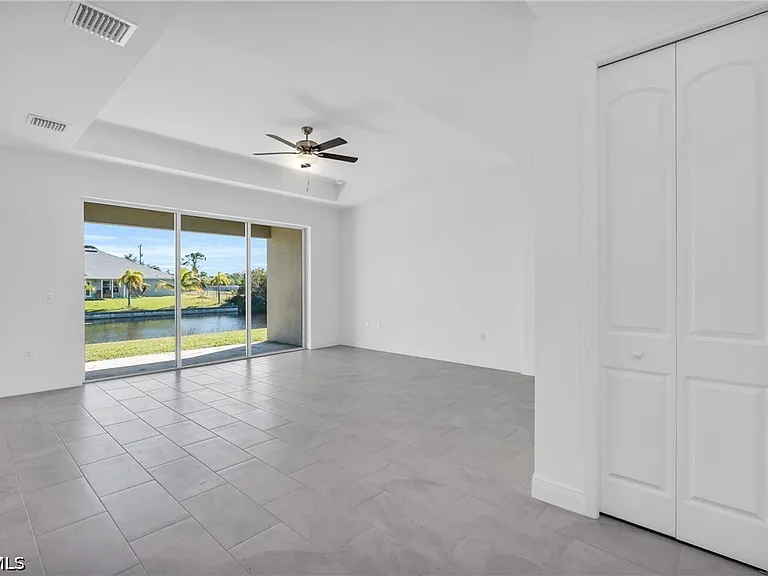 526 NW 9th St — Photo 7